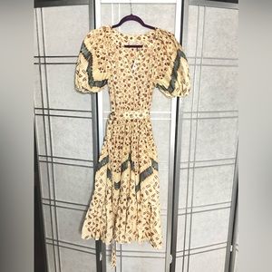 Beautiful solid pattern great for brunch